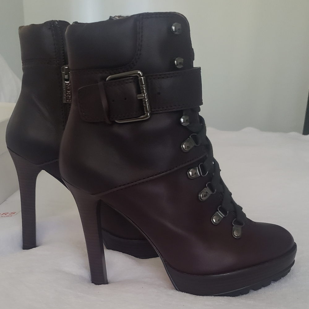 Michael Kors Meridian Boot